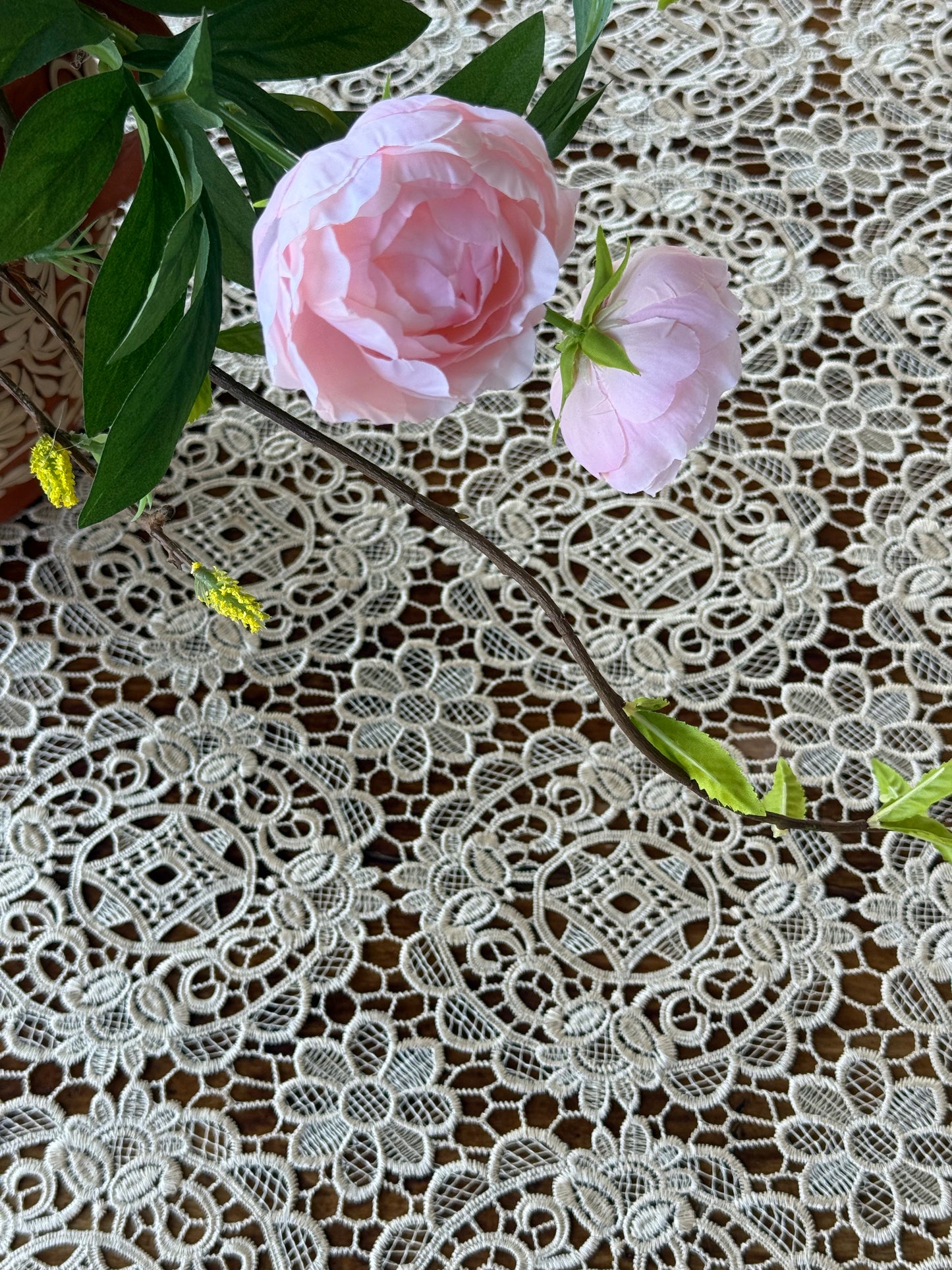 lace mantel