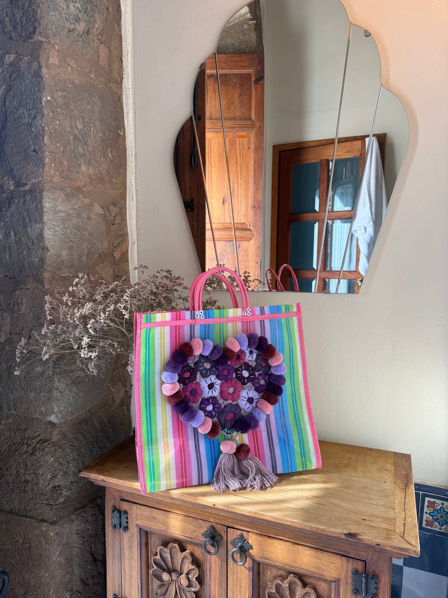 bolsa de mandado con corazon bordado a mano