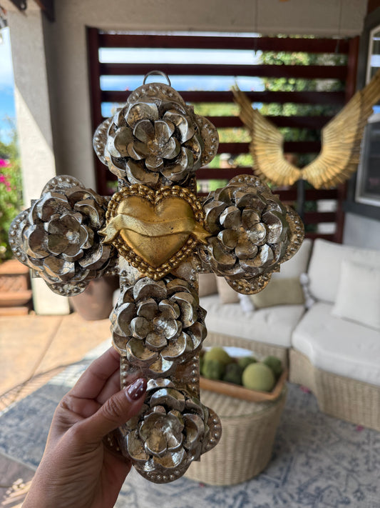 cruz con corazon