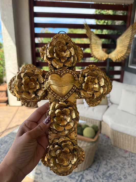 cruz con corazon