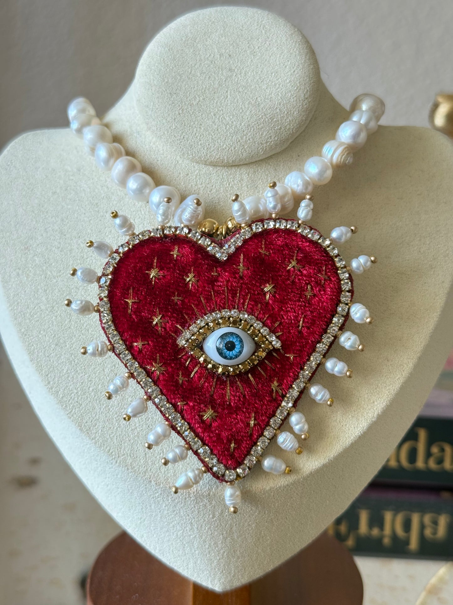 Corazon rojo necklace