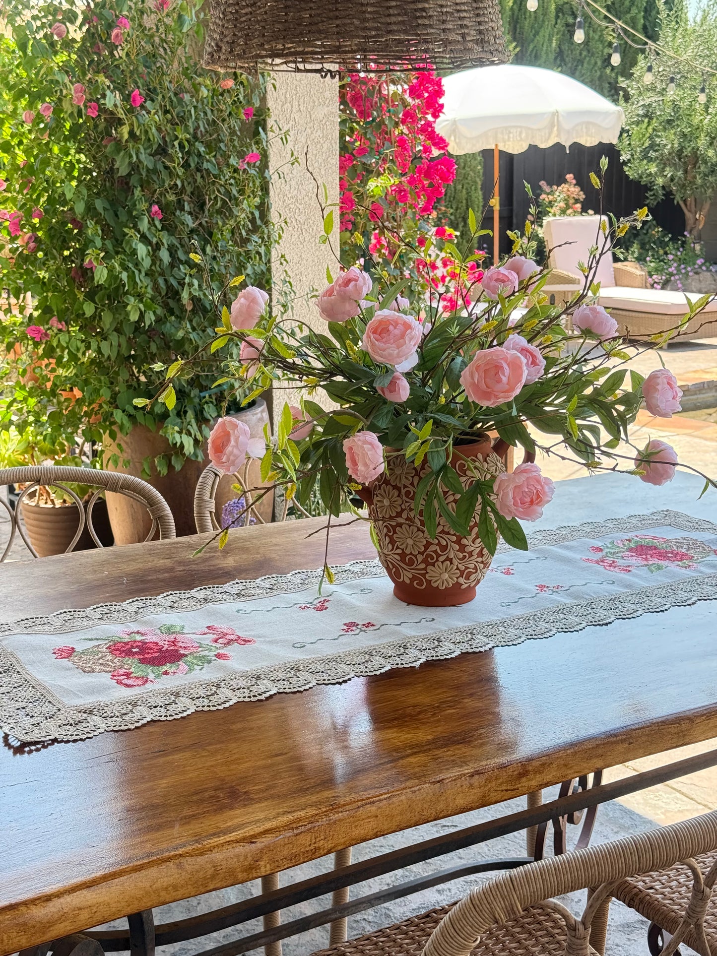 flower basket runner (medium)