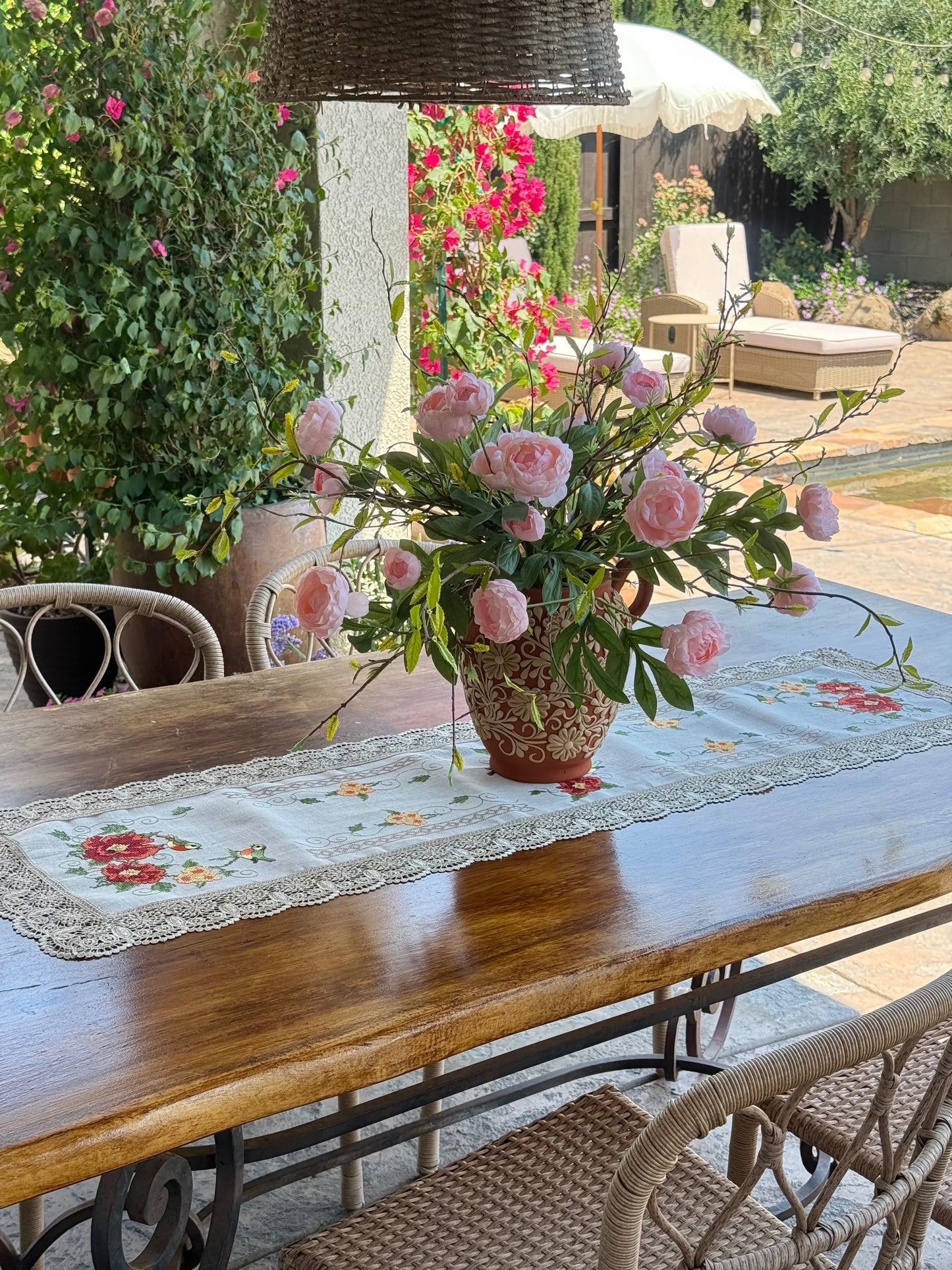 florcita runner with birds