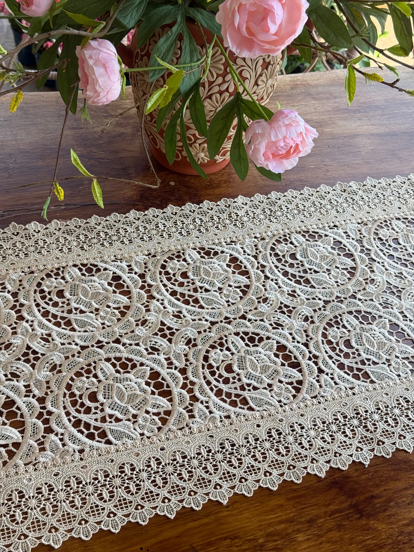lace runner