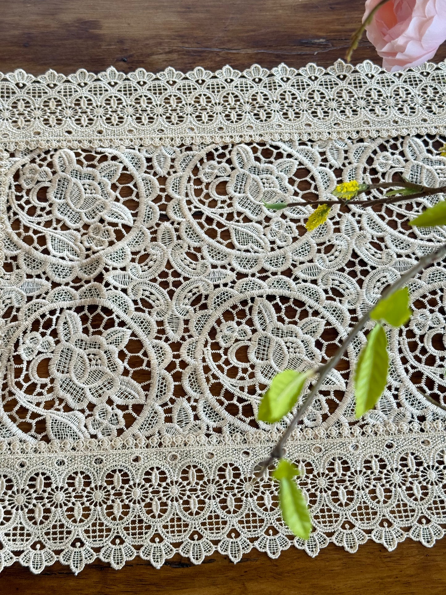 lace runner