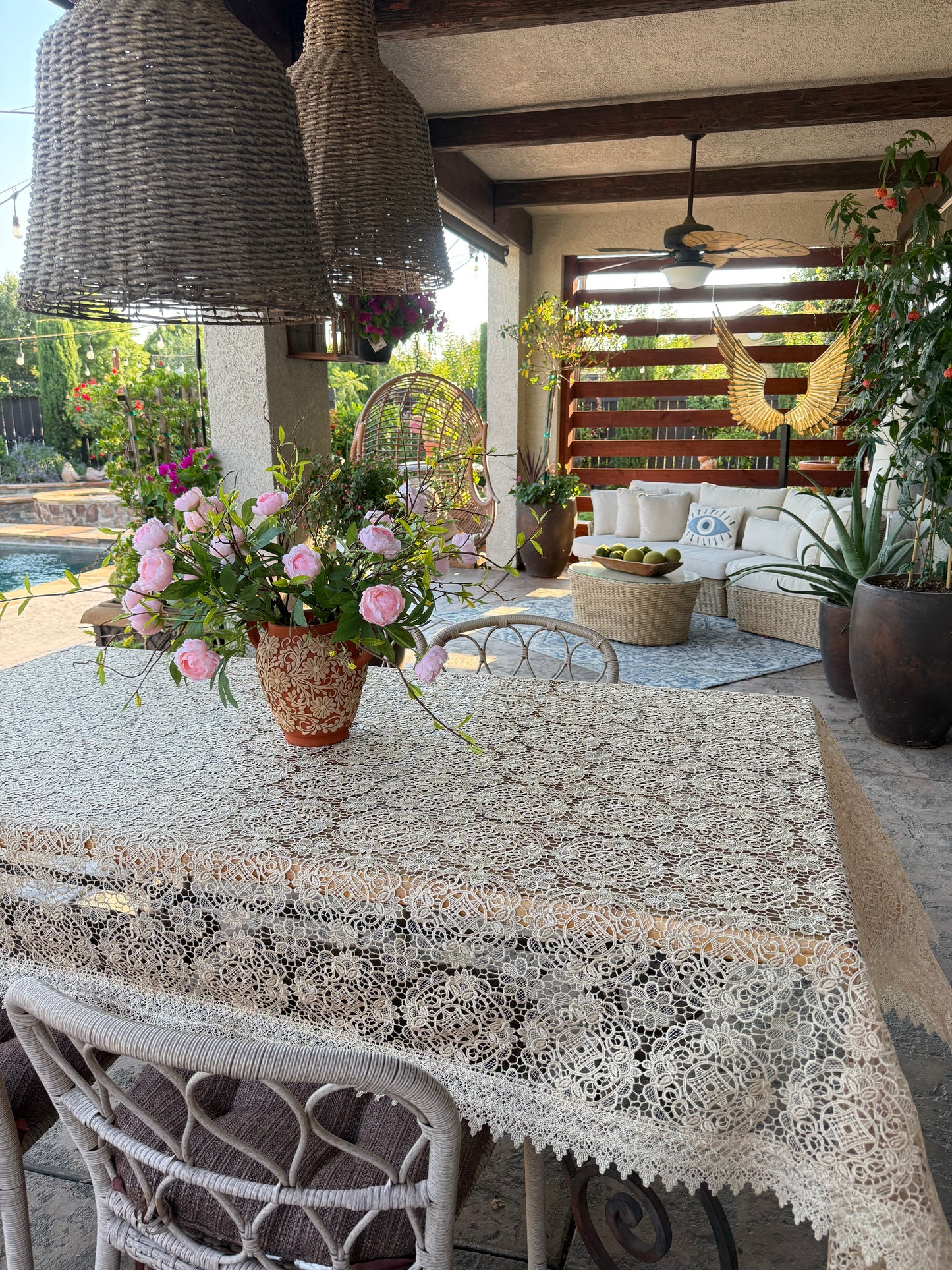 lace mantel