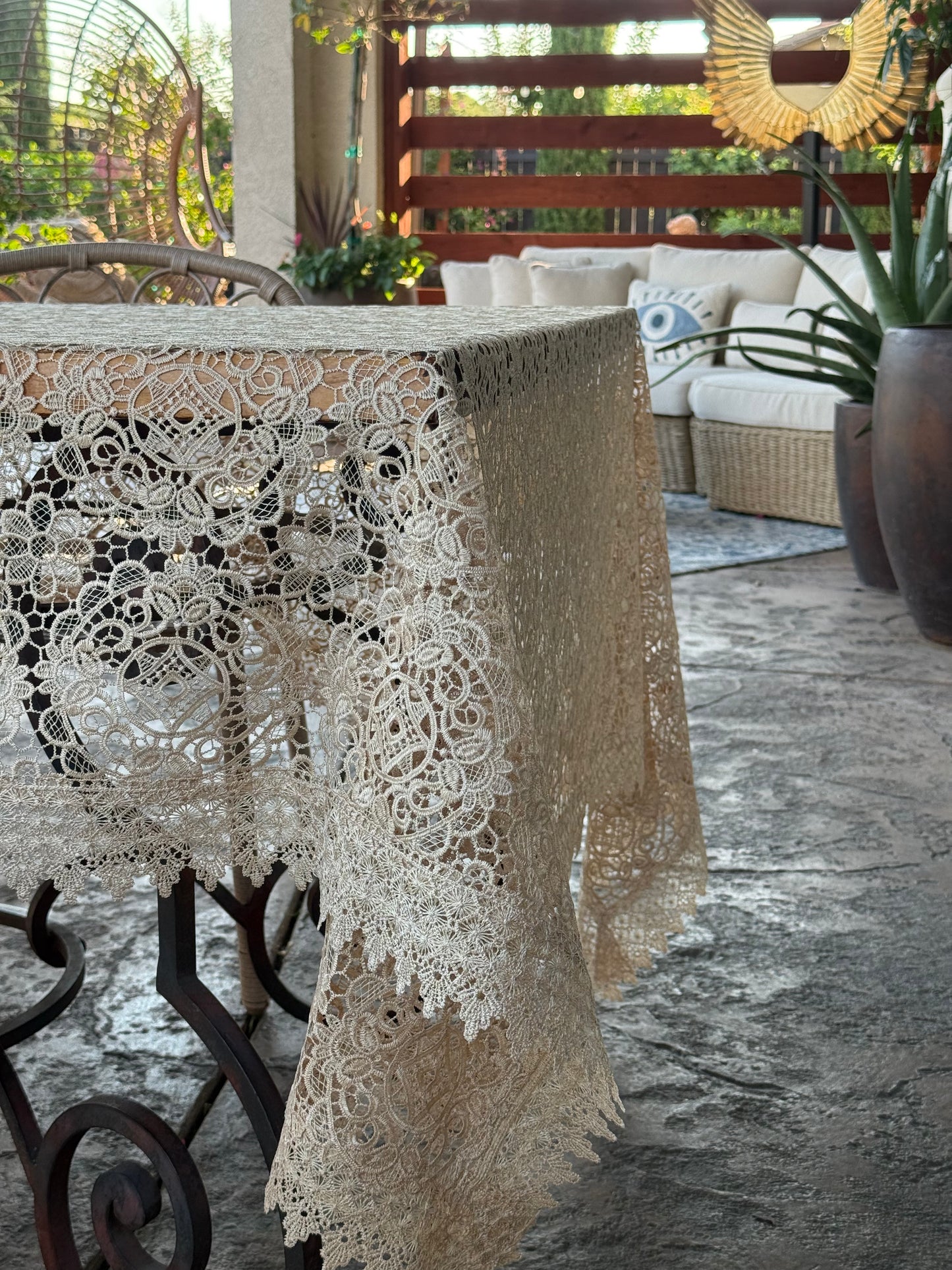 lace mantel