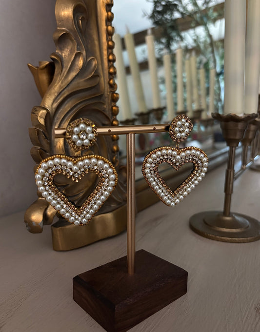 pearl heart aretes