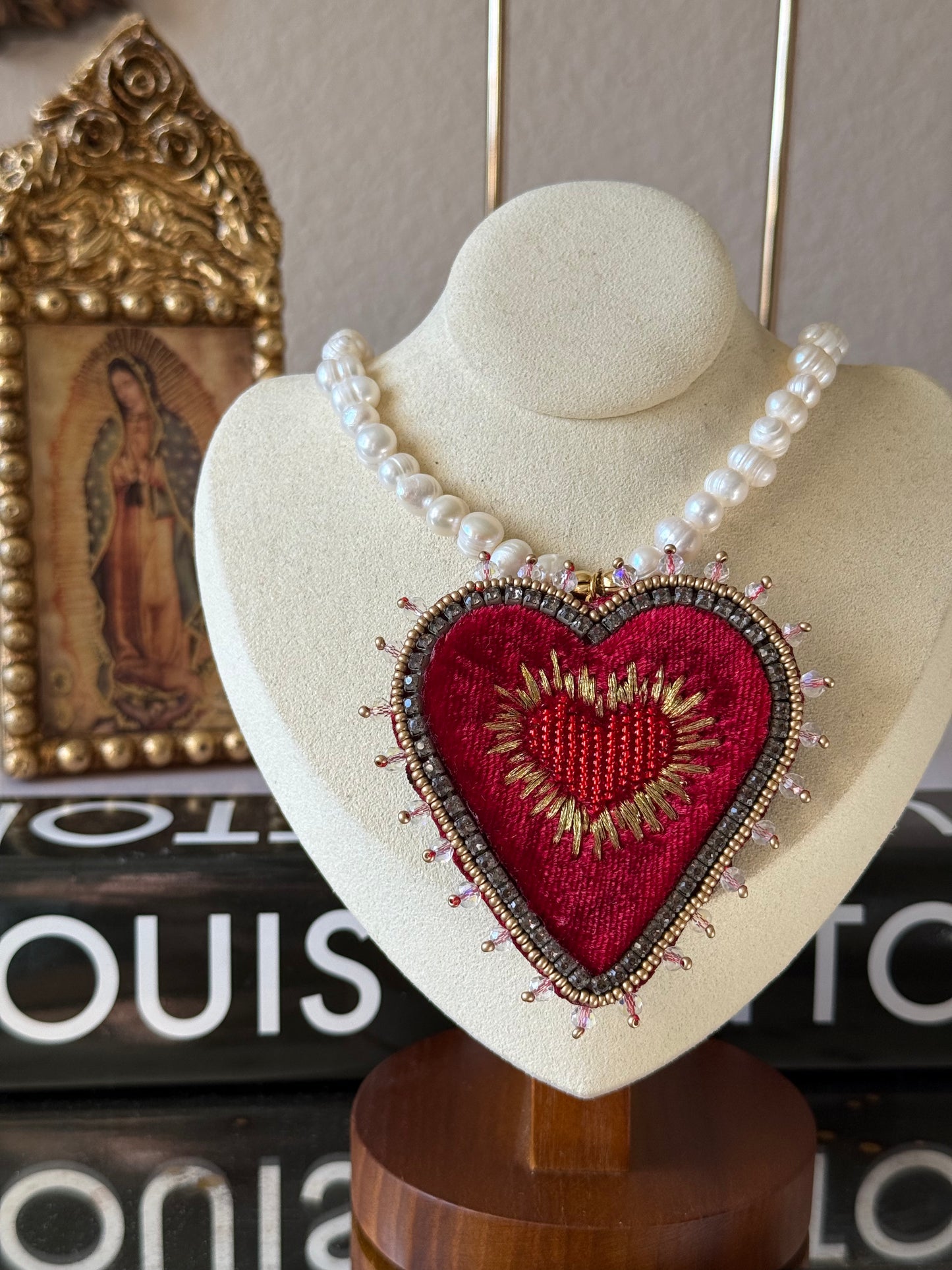 Corazon rojo necklace