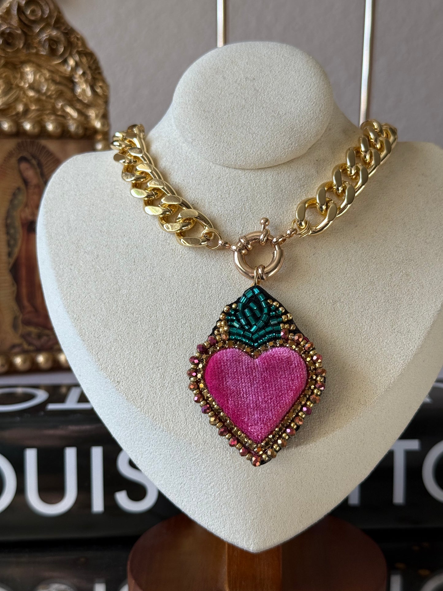 pink adoro necklace