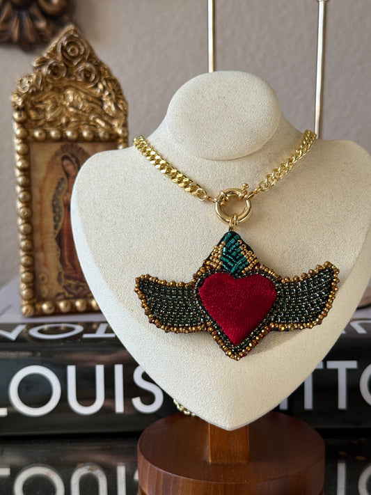 corazon with wings necklace